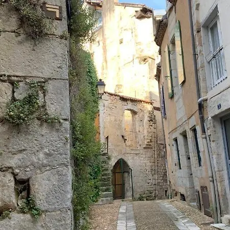 Logis Historique Au Centre De 8 Lits L Oustal Hébergement de vacances